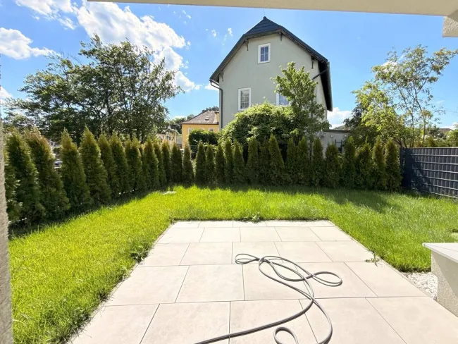 ERSTBEZUG-REIHENHAUS mit Eigengarten und 2 Parkplätze – modernes Wohnen auf höchstem Niveau - Bild