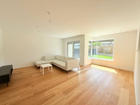 ERSTBEZUG-REIHENHAUS mit Eigengarten und 2 Parkplätze – modernes Wohnen auf höchstem Niveau