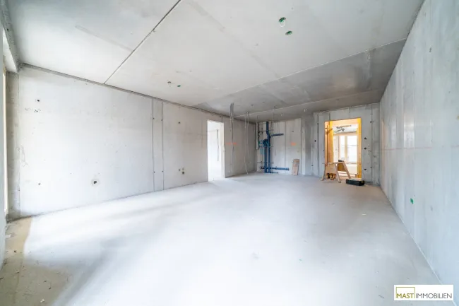 *Frühjahr 2027* Geräumige 4-Zimmer Wohnung mit über 500 qm Freifläche! - Bild