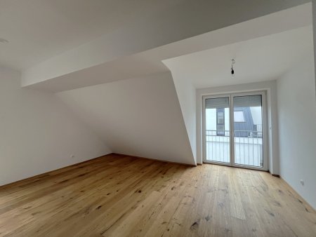 Perfektastraße-Lemböckgasse! Dachgeschosswohnung zzgl. 7,90 m² Terrasse nähe U-Bahnlinie!