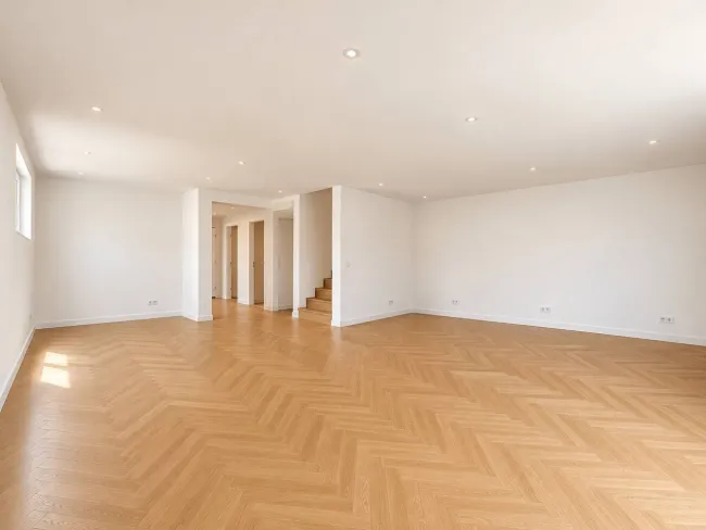 Modernes Einfamilienhaus - Erstbezug. Neubau mit direkter Wien-Anbindung - Bild