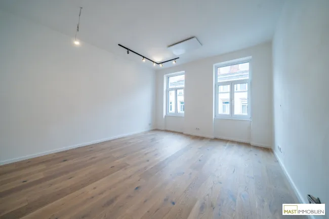 *ERSTBEZUG NACH GENERALSANIERUNG* Charmante 1-Zimmer-Altbauwohnung beim Clemens-Hofbauer-Park - Bild