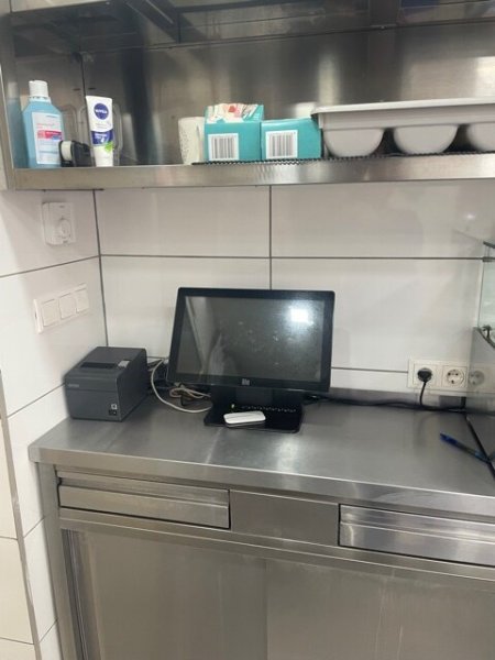 Imbiss derzeit Fischlokal für jede Art von Imbiss nützbar....!...