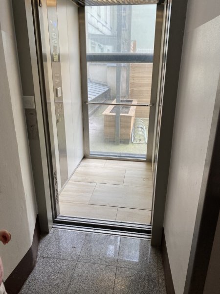 Altbauwohnung mit Lift Nähe Wien Traisengasse Bahnhof..
