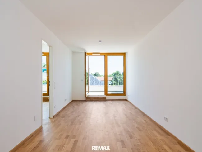Stilvoll wohnen, draußen genießen – 2 Zimmer mit Terrasse - Titelbild