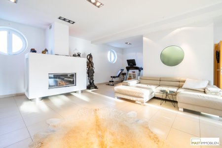 *NEU* Einzigartiges Einfamilienhaus mit 422 m2 Nutzfläche - Trennung auf 2 Wohneinheiten möglich!