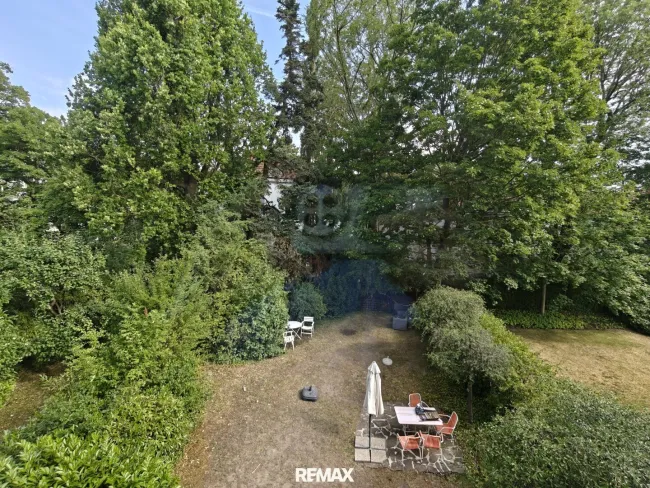 Ausblick in den ruhigen Garten