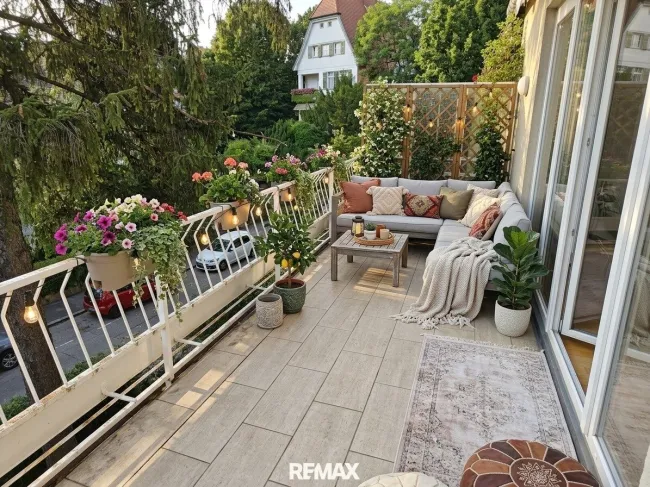 südseitiger Balkon - Einrichtungsbeispiel