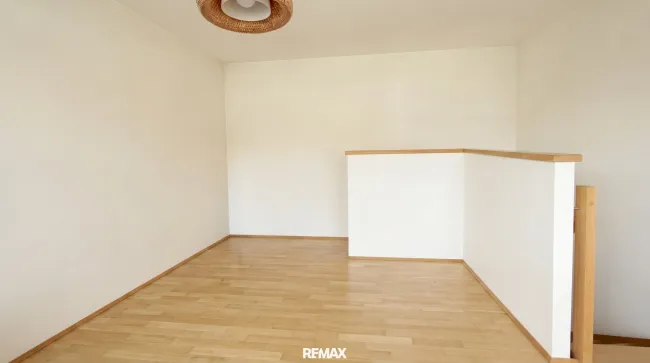 Wohnzimmer OG visualisiert ohne Möbel
