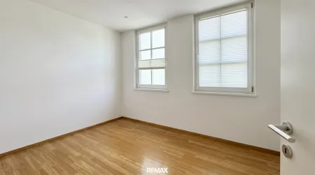 Arbeitszimmer visualisiert ohne Möbel