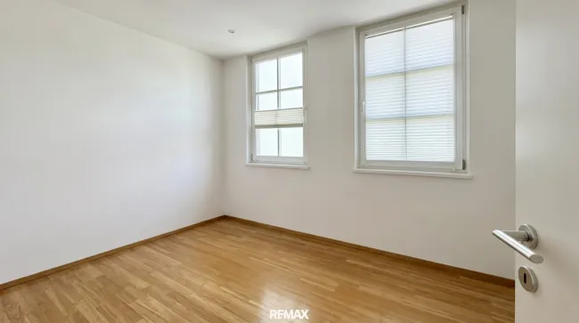 Arbeitszimmer visualisiert ohne Möbel