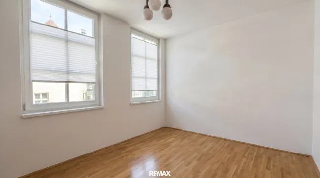 Arbeitszimmer visualisiert ohne Möbel