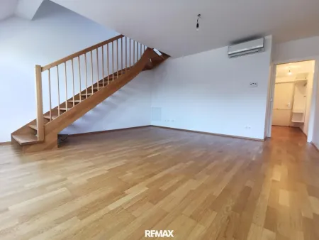 2 Zimmer DG Wohnung im 9. Bezirk. bezugsfertig