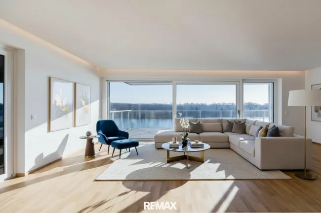 Balkon mit Blick aufs Wasser