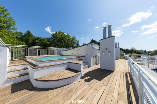 Große Dachterrasse, kompakter Pool FERNBLICK