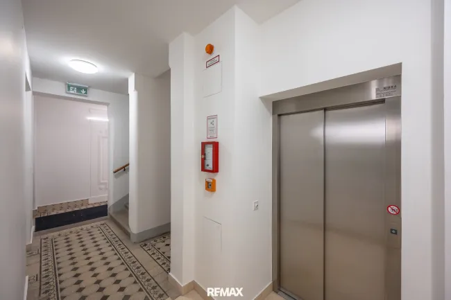 Lift vorhanden