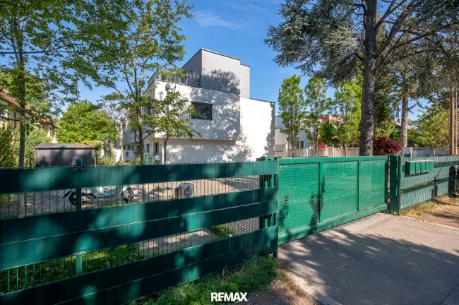 Viel Platz für die ganze Familie 194 m² NFL | eigener Garten | eigener KFZ Abstellplatz | ruhige Lage | Dachterrasse - Titelbild