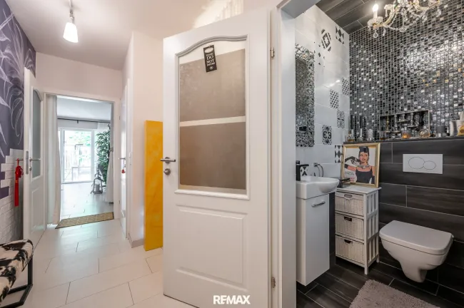Viel Platz für die ganze Familie 194 m² NFL | eigener Garten | eigener KFZ Abstellplatz | ruhige Lage | Dachterrasse - Bild