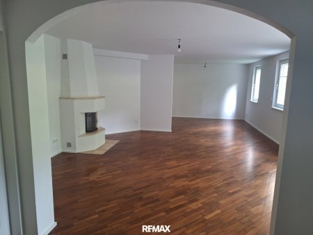Renovierte Gartenwohnung mit südseitiger Terrasse in exklusiver Grünlage von Wien ­Döbling