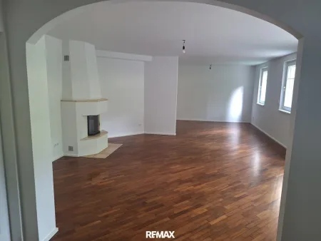 Renovierte Gartenwohnung mit südseitiger Terrasse in exklusiver Grünlage von Wien ­Döbling