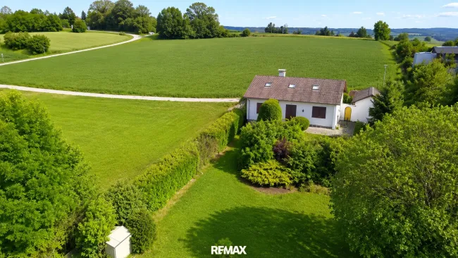 Traumblick auf das Grundstück mit Haus inkl. Fernblick