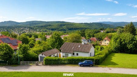 Traumblick auf das Grundstück mit Haus inkl. Fernblick