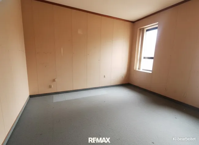 Gute Wohnmöglichkeit und 1 großzügiges Zimmer, großer Vorraum, leicht einzurichten. Sehr angenehme Lage im 10.. - Titelbild
