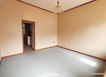 Gute Wohnmöglichkeit und 1 großzügiges Zimmer, großer Vorraum, leicht einzurichten. Sehr angenehme Lage im 10..
