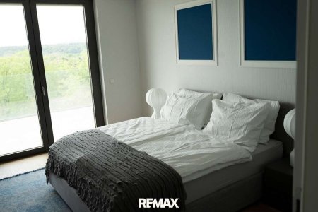 Exklusives Apartment mit riesiger Terrasse und Schönbrunnblick im Hilton Double Tree zu mieten!
