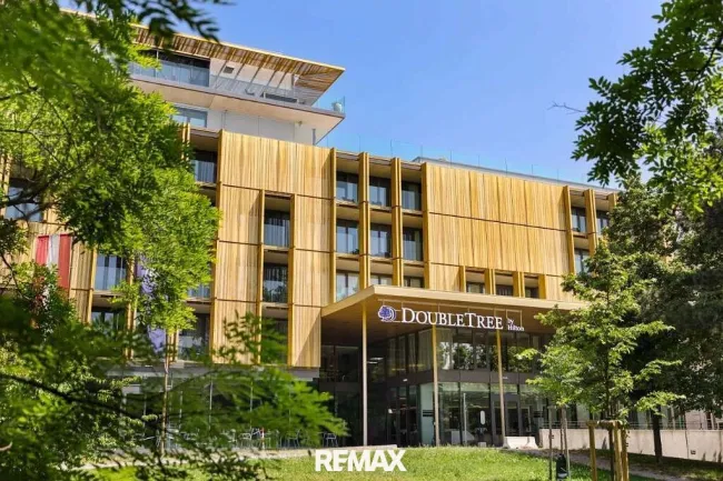 Exklusives Apartment mit riesiger Terrasse und Schönbrunnblick im Hilton Double Tree zu mieten! - Titelbild