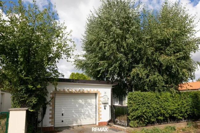 15 Garage - Ansicht Straße