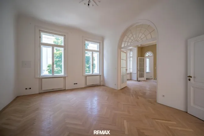 Zimmer Obergeschoss strassenseitig