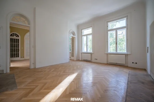 Zimmer Obergeschoss strassenseitig