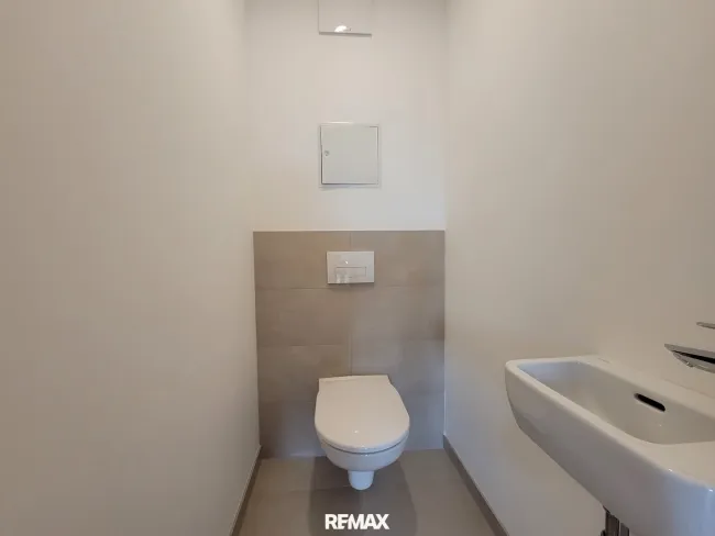 Extra WC mit Waschbecken