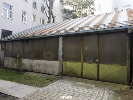 Mega > DEAL : Ausstellungsraum, Atelier, Treffpunkt... . Zusätzlich Wohnung oberhalb möglich.