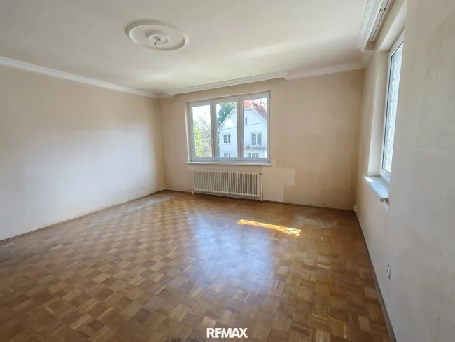 Helle 4 Zimmer Wohnung | Erzbischofgasse | 87 m² sanierungsbedürftig - Bild