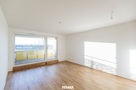 helles Wohn, & Esszimmer mit Blick ins Grüne