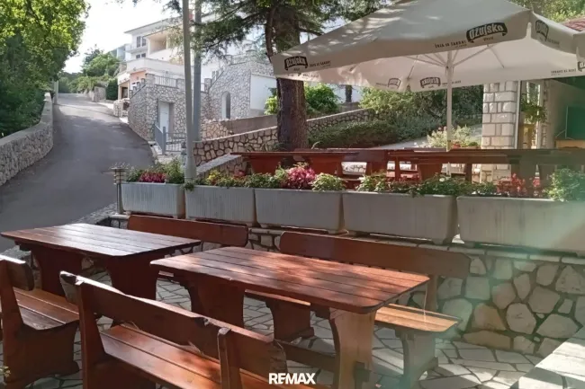 12 Restaurant