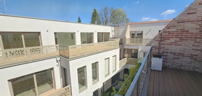 Zweistöckige moderne Neubauwohnung mit Terrasse in Baden - Titelbild