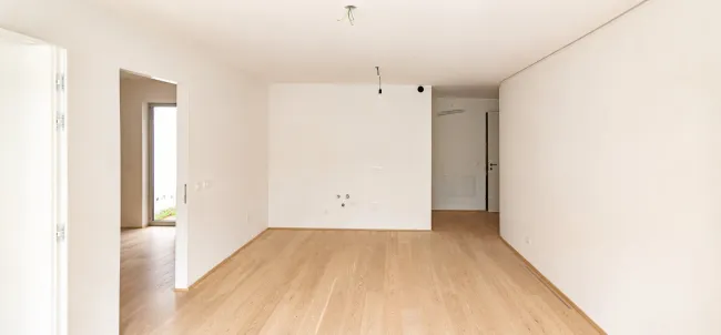 Erstbezug in Baden: Helle Gartenwohnung in attraktiver Lage - Titelbild