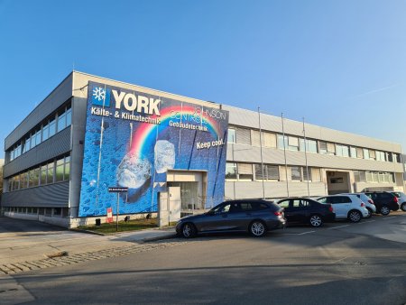 Investment: 5,8% Rendite für vollvermietetes Bürohaus mit Lager, Rampe und Einfahrt