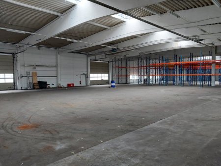 Leere Halle für Eigennutzer in Weikersdorf - 8 Minuten entfernt vom Zentrum St. Pölten