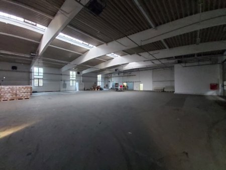 Leere Halle für Eigennutzer in Weikersdorf - 8 Minuten entfernt vom Zentrum St. Pölten