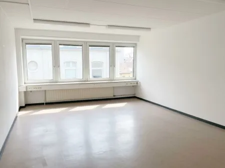 Büroetagen an der U4/U6-Station Längenfeldgasse