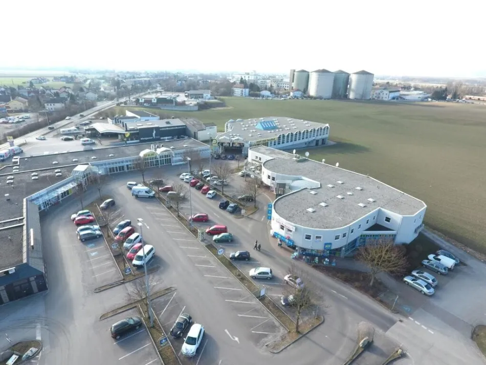 143 m² Bürofläche im Fachmarktzentrum - Bild