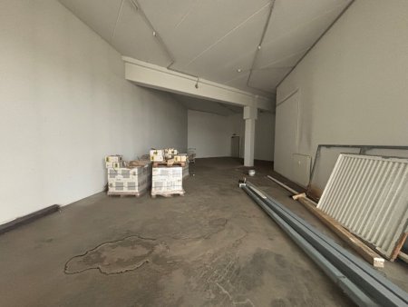 143 m² Lagerfläche im Fachmarktzentrum