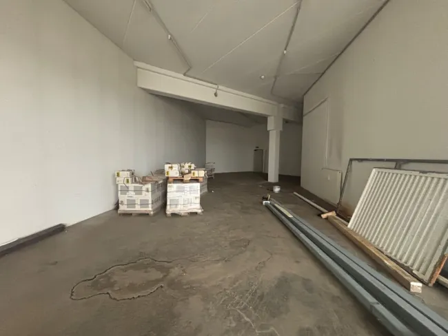 143 m² Lagerfläche im Fachmarktzentrum - Titelbild