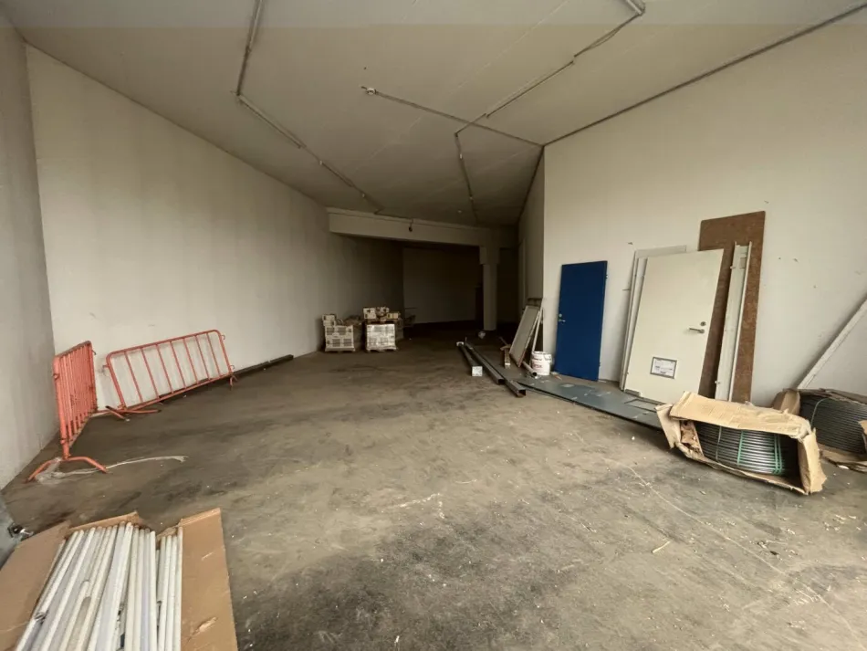 143 m² Lagerfläche im Fachmarktzentrum - Bild