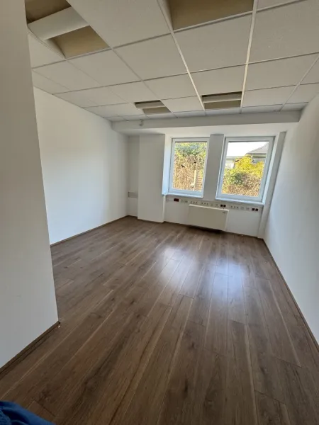 Kostengünstige Büro-/ und Lagermöglichkeit!
