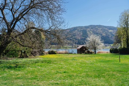 Leben wo andere Urlaub machen - Baugrund mit Seezugang! Ossiachersee